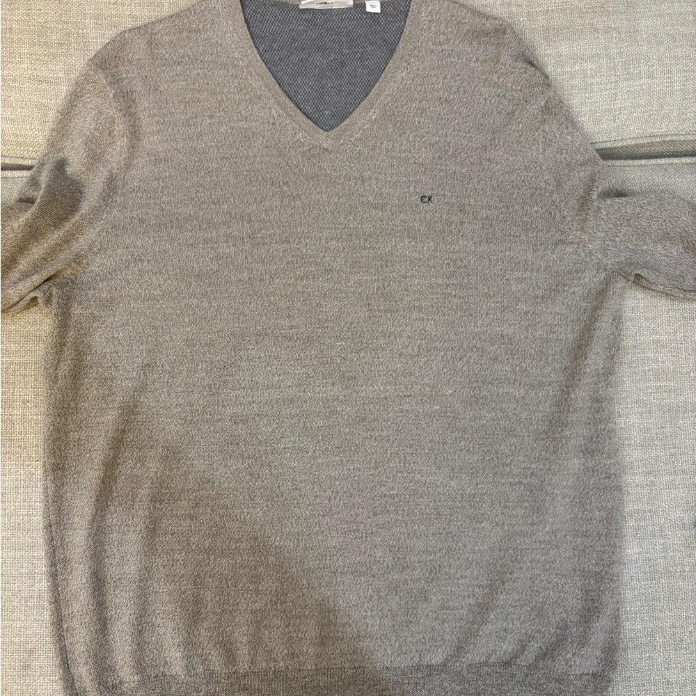 Calvin Klein Men's V-Neck Sweater in Light Gray and Cream